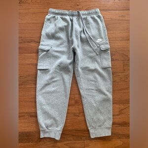 Nike joggers, men’s Large